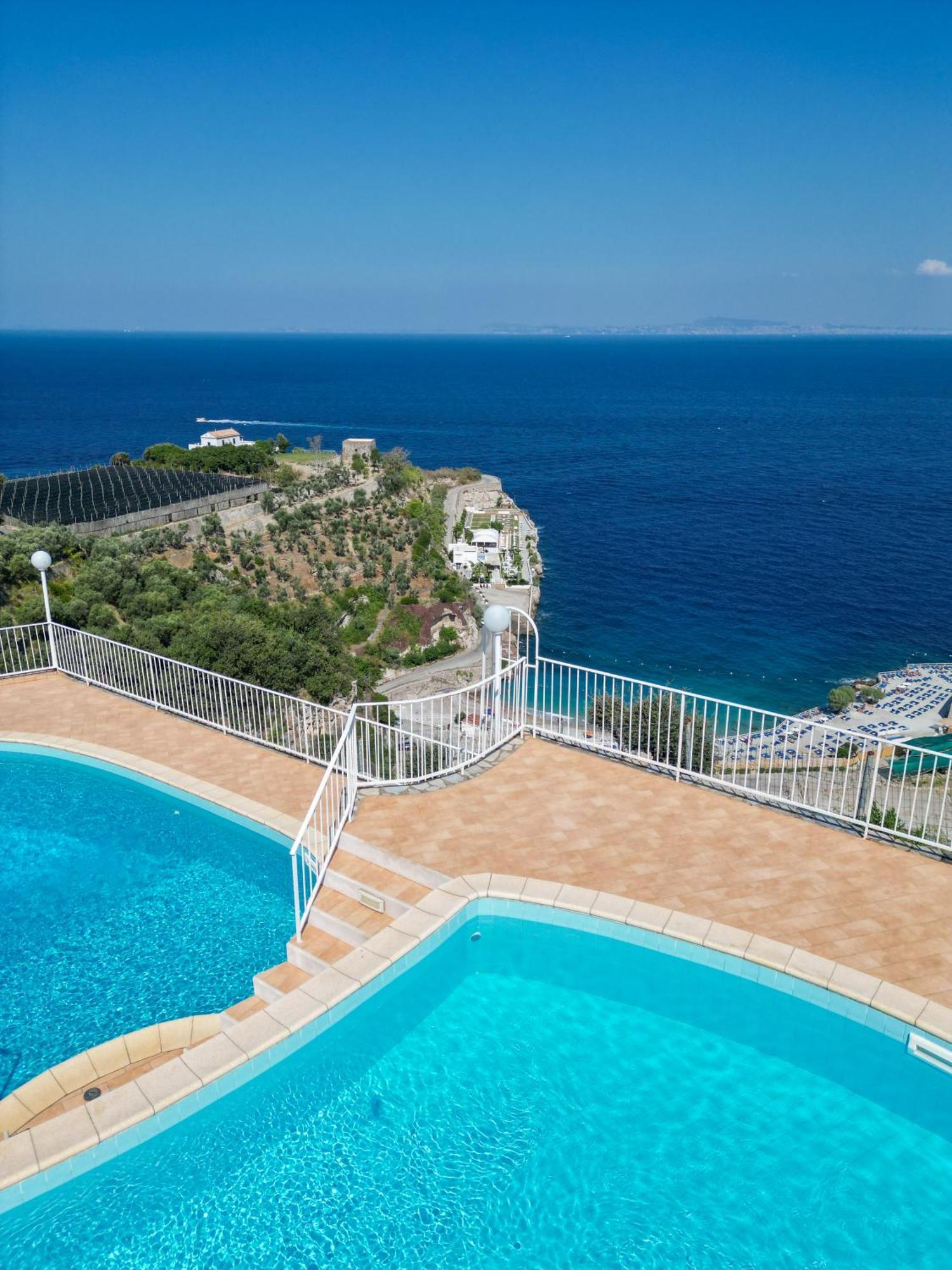 Hotel Villa Lubrense Sorrento Massa Lubrense Exterior photo