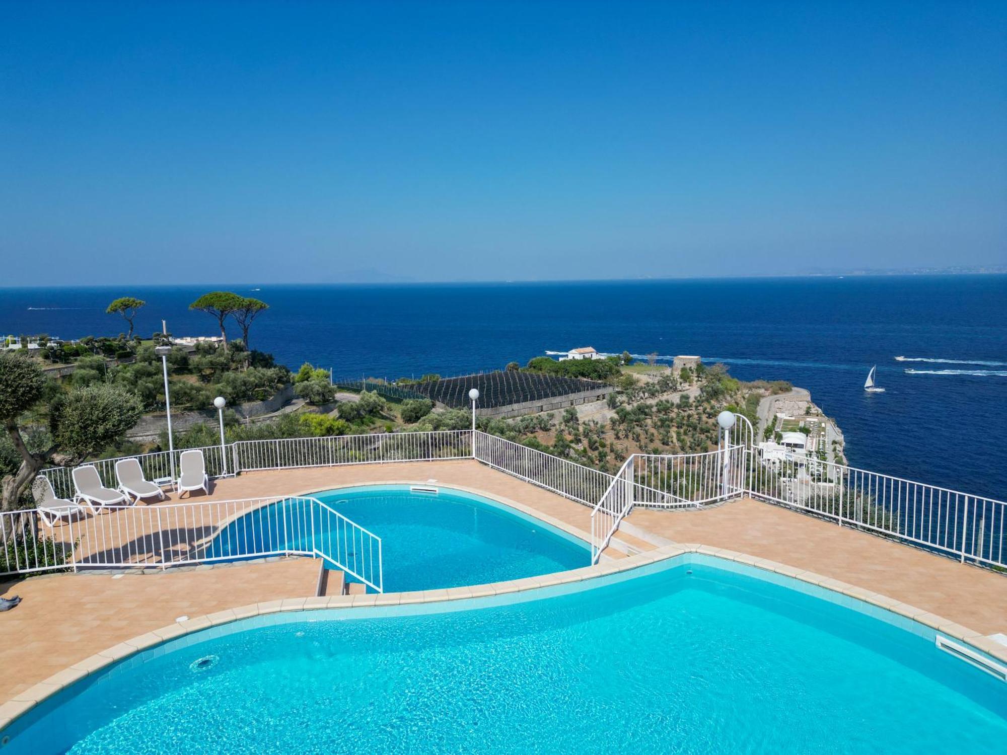 Hotel Villa Lubrense Sorrento Massa Lubrense Exterior photo